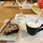 Girouette - バケットと玉ねぎの冷製スープ