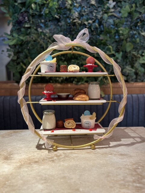 桃たっぷり♡アフタヌーンティーセットが1800円（税抜）！』by