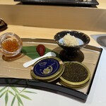 302031384 - イクラとキャビアの盛り合わせ