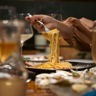 コドマにしかない創作料理♪お肉も魚介もこだわりの品ばかり！