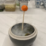 Helm by Josh Boutwood - ③蟹肉のガスパチョクリームのロリポップ