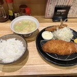 とんかつ 美濃屋 - ロースかつ定食＆アジフライ