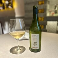 中国飯店 富麗華 - 白ワイングラス