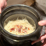 日本焼肉はせ川 別亭 - つりきんめ鯛と新生姜の土鍋ご飯