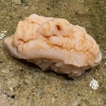 神田錦町 鮨たか晴 - 北寄貝 ※ここ最近食べた北寄貝の中でもダントツの美味さ