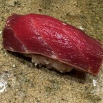 神田錦町 鮨たか晴 - 鮪（竜飛岬）漬け