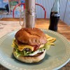 ジッチ バーガー - ハンバーガー　トマトソース　チーズトッピング