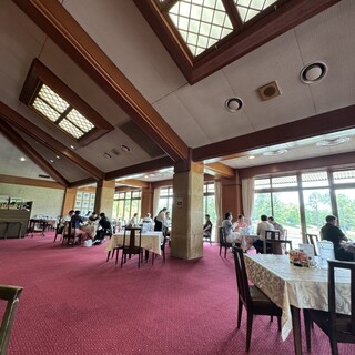 六甲国際ゴルフ倶楽部 レストラン_2