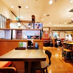 ステーキ＆ハンバーグ専門店 肉の村山 - 店内の雰囲気