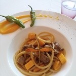 アイコニック - 三元豚のラグーと花山椒のブカティーニ　夏南瓜のニョッキと爽やかな生かぼちゃ
