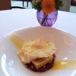 アイコニック - 焼きパイナップルのミルフィーユ　バニラアイスと香ばしいシュトロイゼル