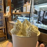 ウッドベリーズ - プレーンM 560円　生クリームトッピング 100円