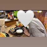 だるまや - レタス綺麗でしょ！カウンターのみだよ！