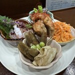 家庭料理とお酒 香の穂 - おばんざい盛り合わせ