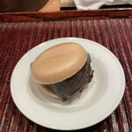 すし処 ひさ田 - チーズケーキらしくないチーズケーキ最中