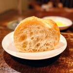 ビストロ　ル・テロワール - パンはお代わり可能やった 202505