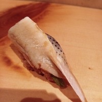 秀徳 2号店 - コノシロ　大葉をはさんである