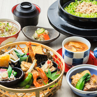 駿河竹籠会席◆約20種類のお料理を彩り豊かに