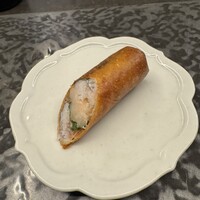 中華じげん - 鮎の春巻き　鮎の中に海老の擂り身を挟んだもの✨もう一つ食べたいくらい美味しかった✨