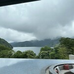 箱根・芦ノ湖 はなをり - ロビーからの景色