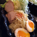 Oide Ya - 広島つけ麺（並）¥790＋半熟煮玉子¥80＋野菜大盛り¥120 全税込