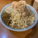 ラーメン BooBoo太郎。 - ラーメン小980円！野菜、にんにくまし、脂マシマシ、アレ(カレーくん)