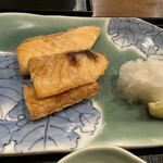 浜焼き海鮮居酒屋 大庄水産 - 【2025.5.30(金)】日替り焼き魚定食（並盛）1,000円の鮭のハラス