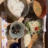 魚師匠 - 日替 サーモンバジルパン粉焼き 魚師匠 - 日替 サーモンバジルパン粉焼き