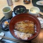 鰻和処はいすた - ・うな丼（鰻半身分）
                                ・茶碗蒸し
                                ・香物
                                ・吸物