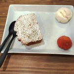 ヒトヒト食堂 - バナナケーキ　おいしい