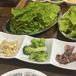 しみず - 前菜とサムギョプサル用サンチュ