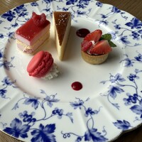 DINING & BAR TABLE 9 TOKYO - 