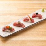 和牛肉寿司四種盛り