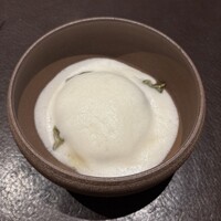 イル アオヤマ - 冷製麺カッペリーニ、枝豆とコンソメを泡立てたソース、広島潤菜