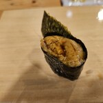 赤酢を使った本格江戸前寿司 赤ずし - うに