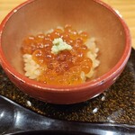 赤酢を使った本格江戸前寿司 赤ずし - いくら