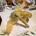 奥阿蘇の宿 やまなみ - 天ぷら（後出し）海老、こごみ、椎茸