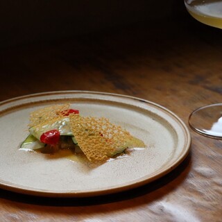 毎月1日にメニュー替えを行うこだわりのコースとアラカルト◎