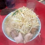 ラーメン 大 名古屋店 - 普通盛り・豚入り（1,200円）
                                コール「ニンニク少なめ、他マシ」