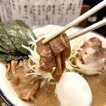 麵や きさ乃 - 特製らーめん、TP白髪ネギ・めんま