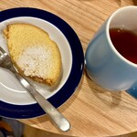 喫茶 セントエルモの火 - アモール・ポレンタ。とうもろこし粉を使っているらしい。シンプルなようで、美味しさ際立つ。アメージングチョコモルトという、フレーバーの紅茶。