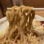 ラーメン豚山 - 麺