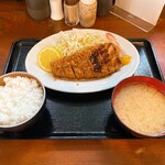 とんかつ いそ - ロースかつ定食1210円税込　コスパ高い