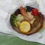 ハッチベーカリー - 野菜たっぷりカレーのオープンサンド♪