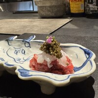 肉 希々 - サーロイン、トンビのユッケ　剣先烏賊　N25オシェトラ
