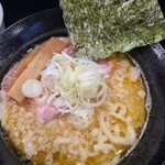 menya 787 - 背脂鶏油豚骨1050円