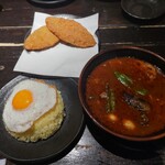 ラマイ - フィッシュフライ　スープカレー　辛さ2.スープ大盛り、ライスМ　目玉焼き