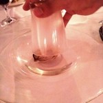 三陸産オイスターの瞬間スモーク　アヒージョオイル仕立て￥６５０