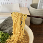 三四郎 - 麺のアップ