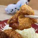 かつや - 豚の唐揚げ、にゅ〜〜ん！